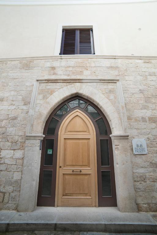 B&B Palazzo Paciotti Trani Esterno foto